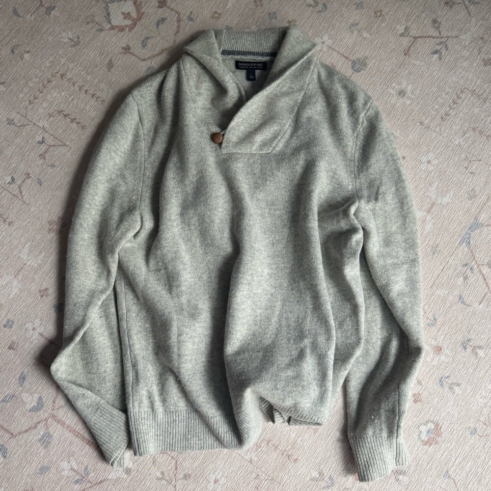 Banana Republic Light Gray Turtleneck Sweater